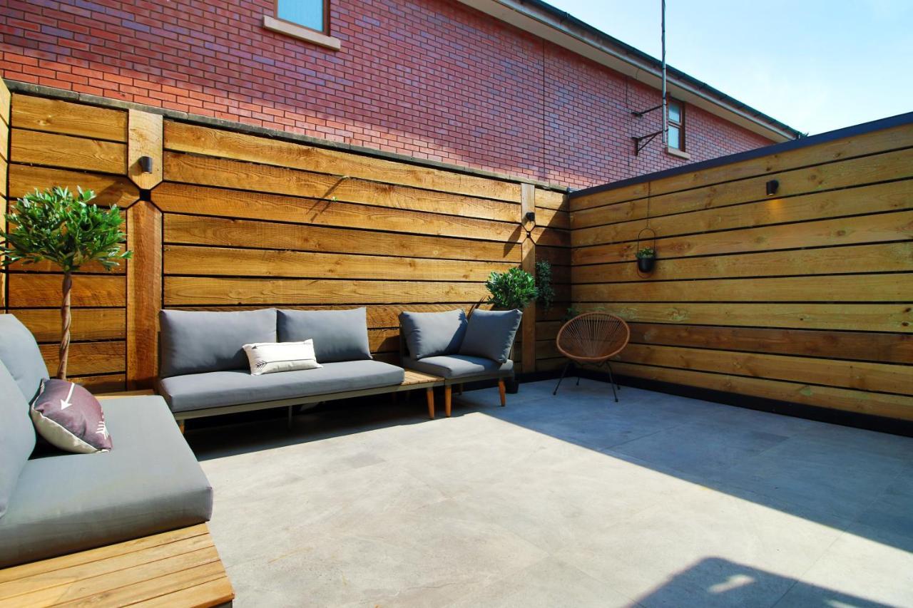 New Spacious 2 Bed Getaway - Private Courtyard! - Underfloor Heating Кардифф Экстерьер фото