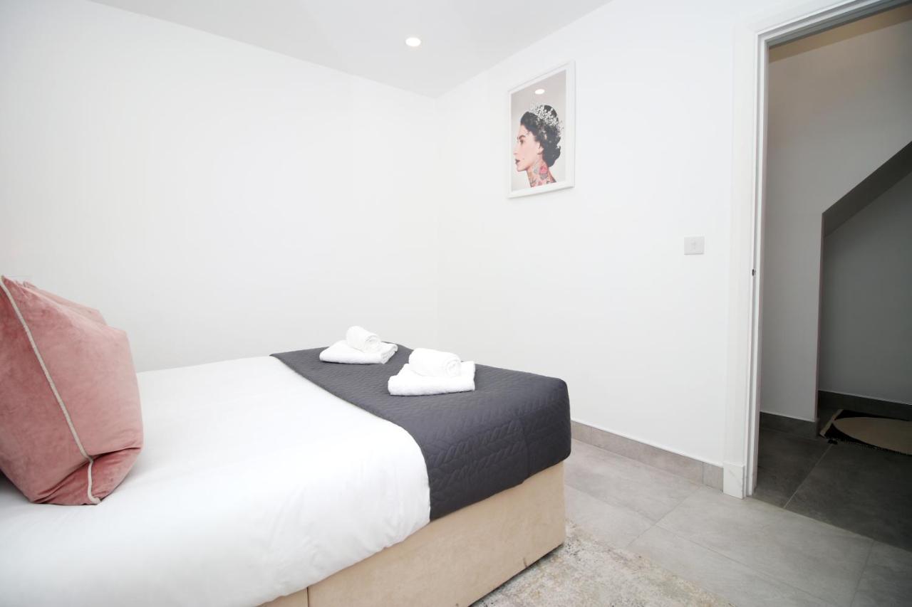 New Spacious 2 Bed Getaway - Private Courtyard! - Underfloor Heating Кардифф Экстерьер фото
