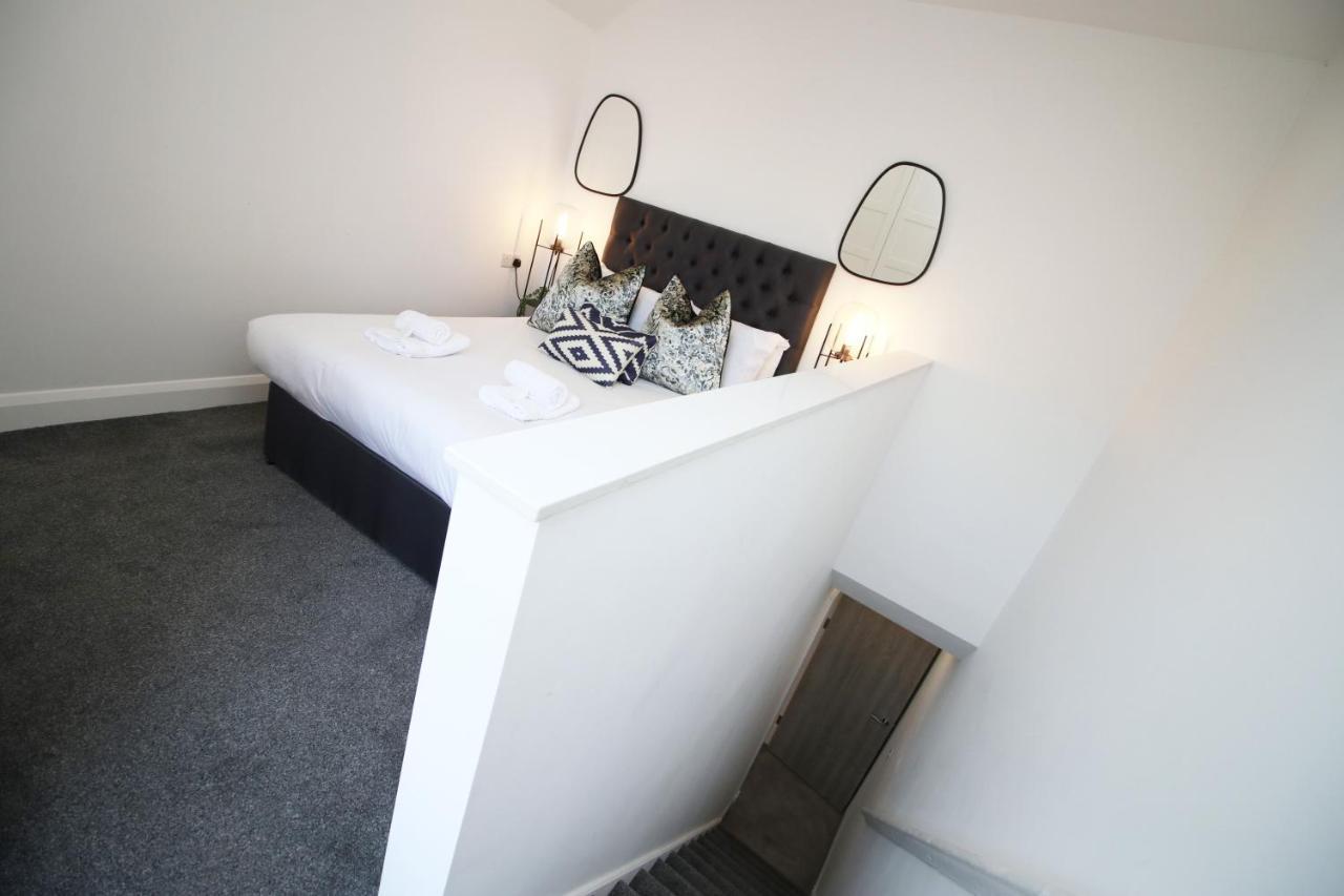 New Spacious 2 Bed Getaway - Private Courtyard! - Underfloor Heating Кардифф Экстерьер фото
