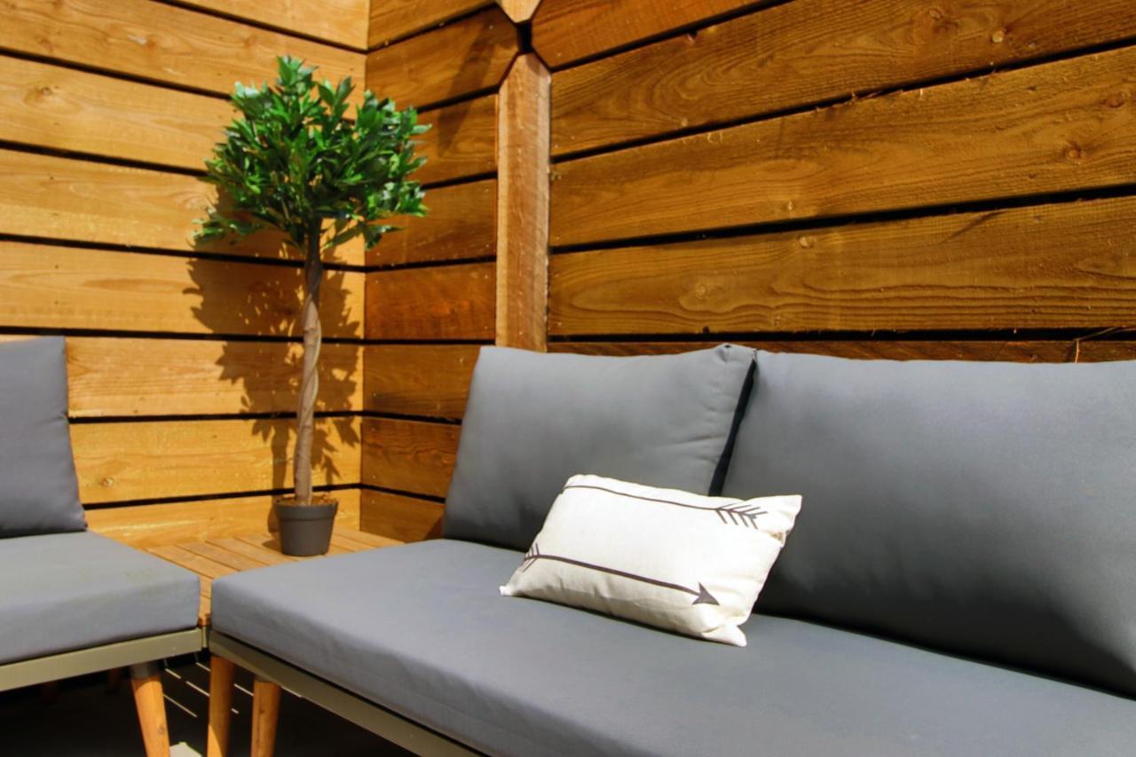 New Spacious 2 Bed Getaway - Private Courtyard! - Underfloor Heating Кардифф Экстерьер фото